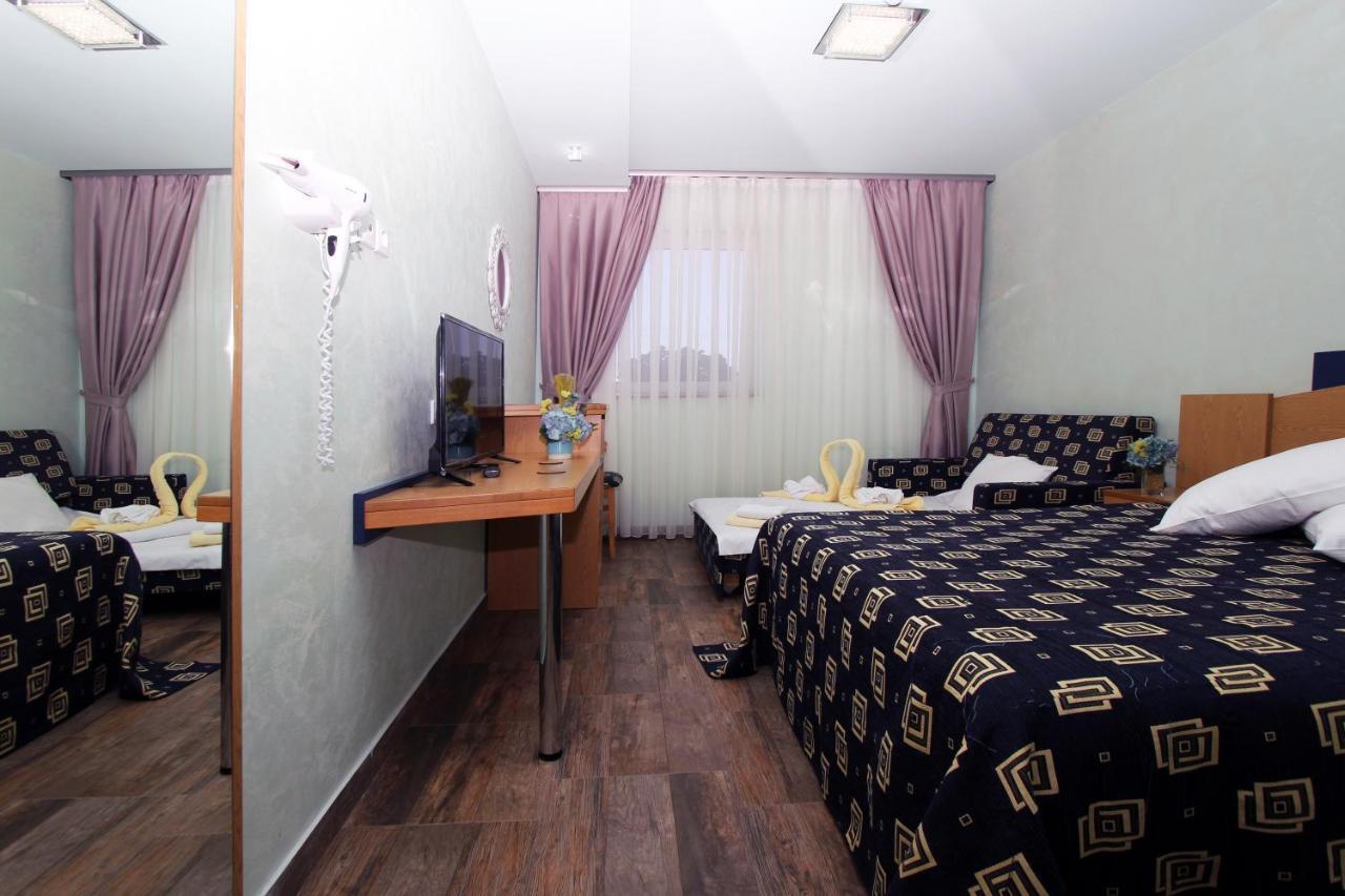 Iris Hotel Bors Exterior foto